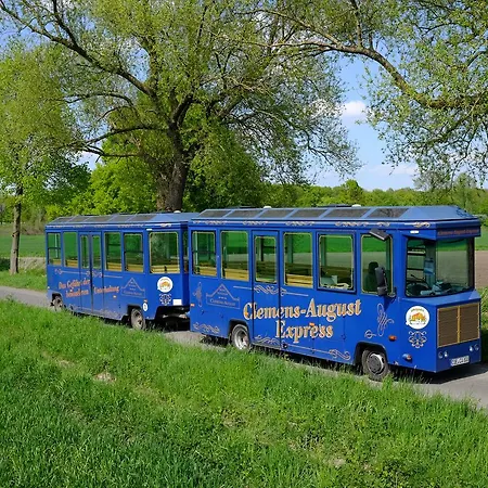 Hotel Restaurant Clemens-august 3*